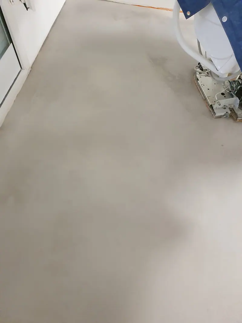 Ragréage autolissant appliqué en préparation d’un sol